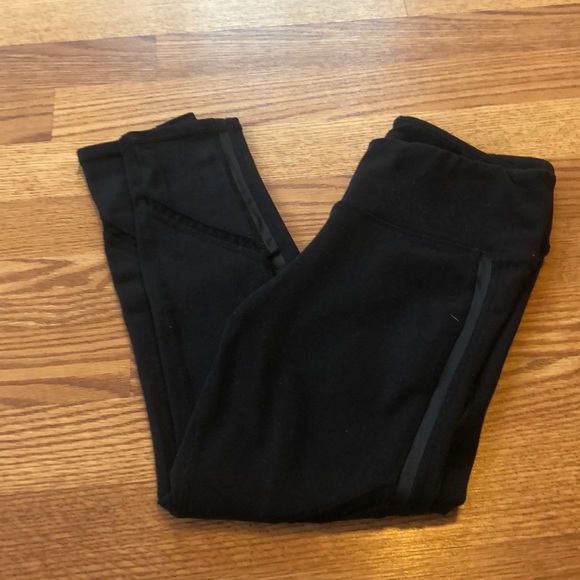 ALO Capri Leggings | Size XS | Black - Picture 4 of 9